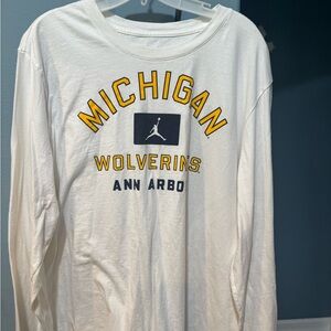 Nike White Tee University of Michigan Basketball Long sleeve Tee EUC